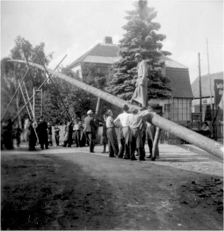 1953 Maibaumsetzen 05